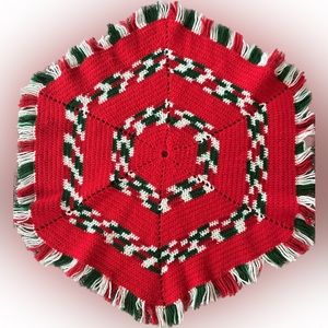 Vintage Handmade Granny Tree Skirt or Tablecloth Christmas 31”